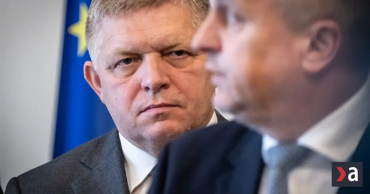 Fico môže pri rozpočte odovzdať moc úradníckej vláde, tvrdí politológ Spáč