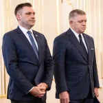 Fico preberá rezort životného prostredia, opozícia ide na Ústavný súd