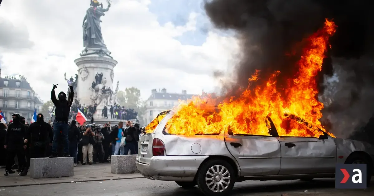 Francúzsko zaviedlo nočný zákaz vychádzania, aby upokojilo protesty