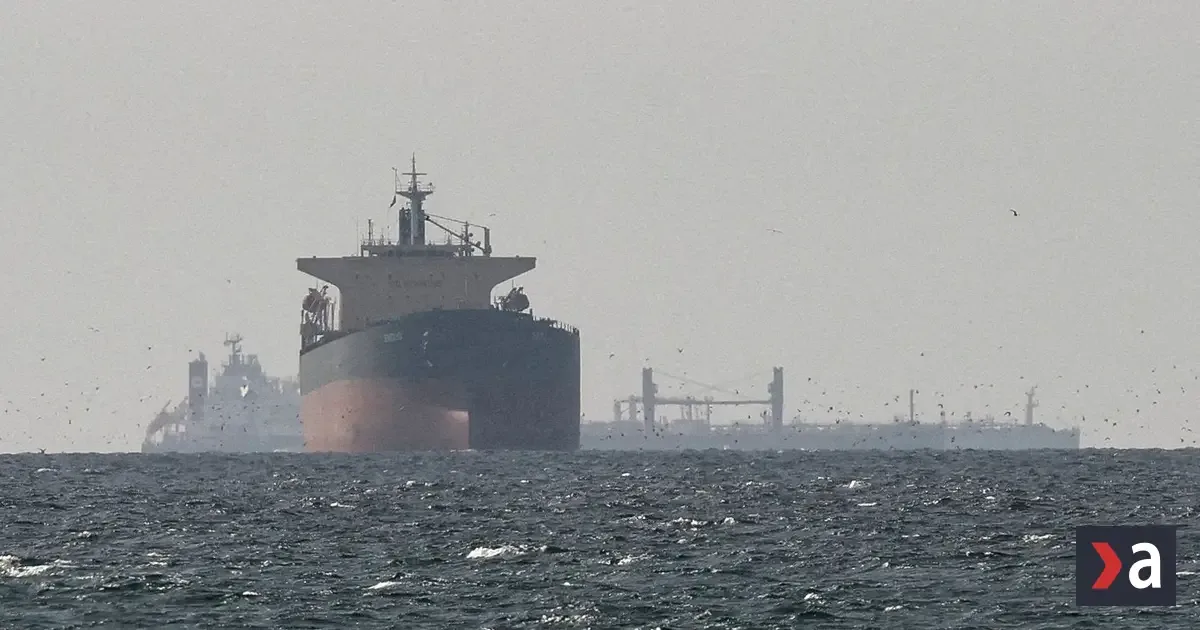 Irán hlási útoky na sedem tankerov v Hormuzskom prielive, varuje pred odvetou voči USA
