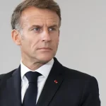 Macron obviňuje sociálne siete z vyhrocovania napätia pri protestoch vo Francúzsku