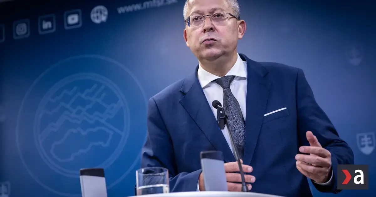 Minister financií sa chváli stabilným ratingom. Či zostane stabilný, nechcel povedať