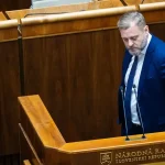 Minister vnútra ohlásil rast platov, SaS to považuje za predvolebnú rozdávačku
