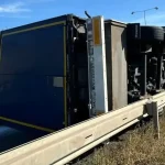 Na diaľnici D1 smerom do Trnavy sa zdržíte. Prevrátil sa kamión a doprava je obmedzená