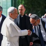 Pápež Lev XIV. hospitalizovaný, popoludní ho čaká operácia pľúc