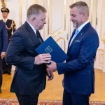 Pellegrini dostal od Fica ultimátum. Buď poprie ústavu, alebo seba