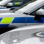 Polícia v Bratislave pátra po zlodejovi tašky s dokladmi a kartami, prosí o pomoc