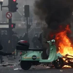 Polícia vo Francúzsku zadržala 166 ľudí počas rozsiahlych protestov