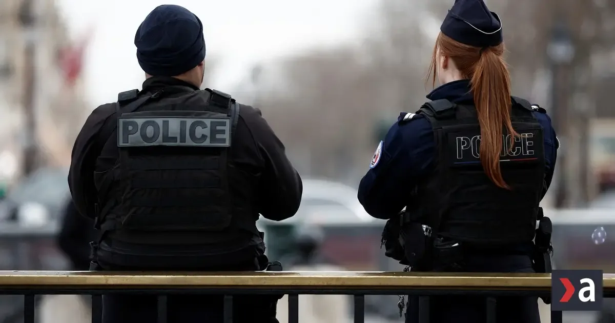 Polícia zatkla mladistvého po streľbe v škole na juhu Francúzska