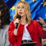Progresívci odmietajú strašenie treťou svetovou vojnou, Uhrík pred ňou varuje a Smer mlčí