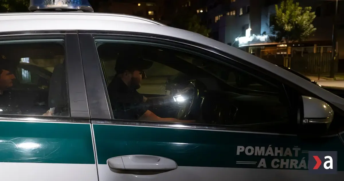 Protikorupčná jednotka polície zadržala dvoch ľudí v akcii s krycím názvom Kandidát