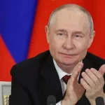 Ruské úrady prehľadali dom protivojnového blogera Aľochina. Zobrali mu telefón aj notebook
