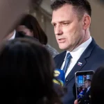 Slováci kritizujú odmeny pre ľudí blízkych Tarabovi: papalášska zlodejina