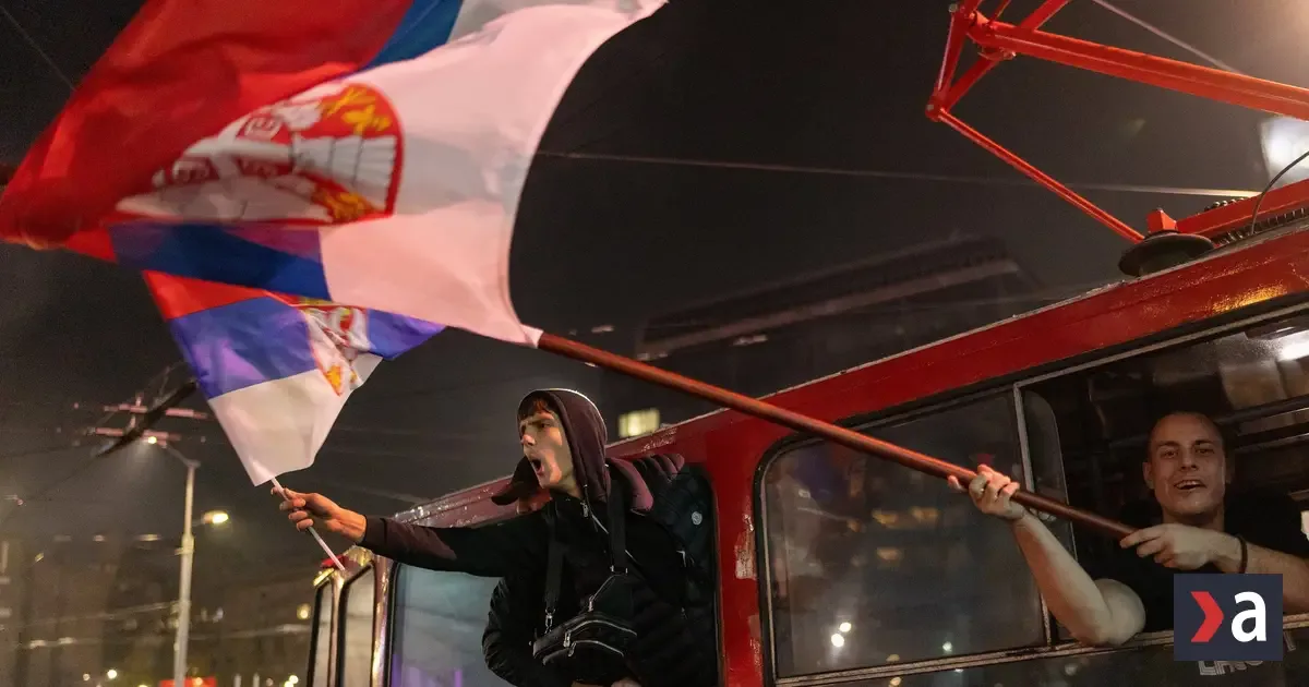Študenti prevalcovali Vučiča. V 22 mestách porazili SNS, najviac v Novom Sade