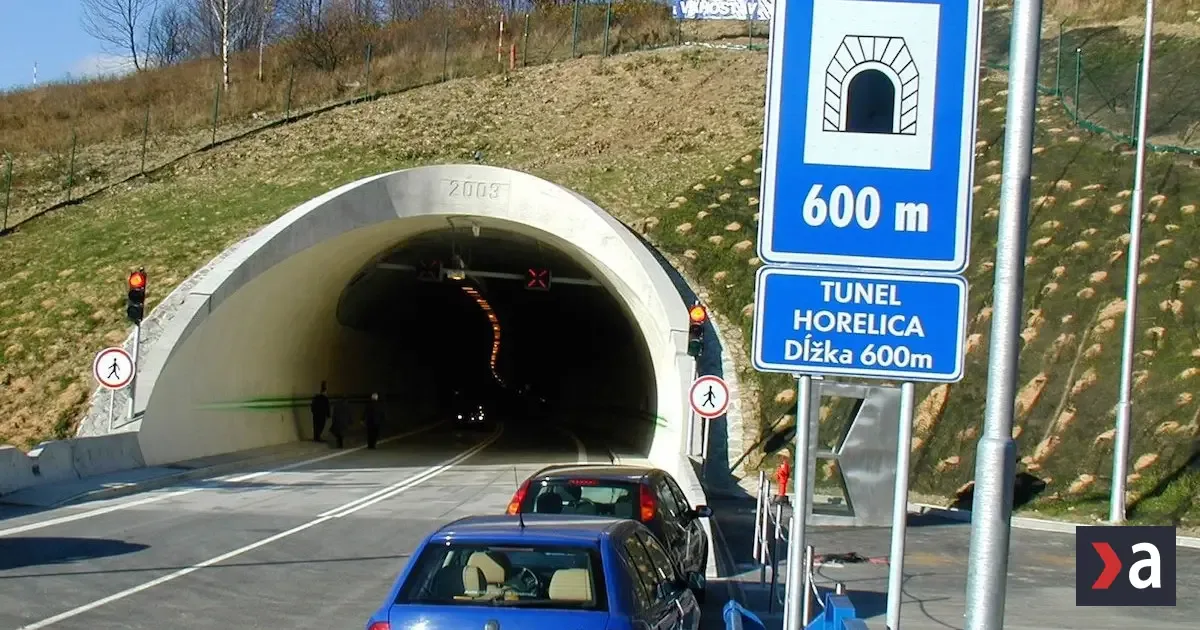 Ťažká zrážka uzavrela cestu I/11 pri Čadci pred tunelom Horelica