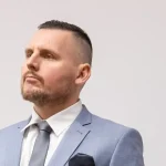 Televízia sa dištancuje, odborník to odsúdil, organizátori reagujú: Bombic v ringu?