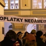 Tisíce ľudí protestovali na Staromestskom námestí za nezávislosť médií