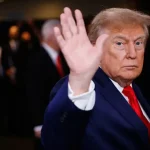 Trump po protestoch vo Francúzsku kritizuje migráciu a žiada uzavretie hraníc