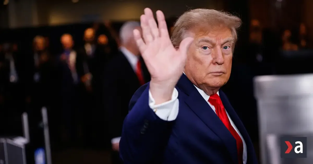 Trump po protestoch vo Francúzsku kritizuje migráciu a žiada uzavretie hraníc