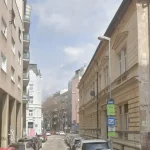 V centre Bratislavy uzavreli cestu, polícia varuje pred pádom steny