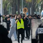 VIDEO: Francúzskom otriasli masové protesty, zranených je 150 policajtov