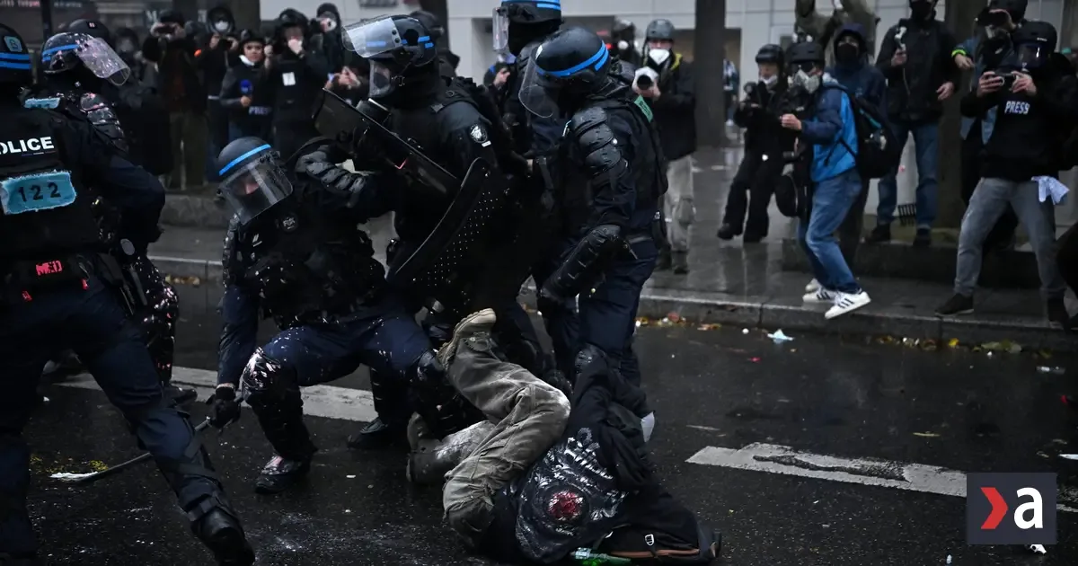 Vo Francúzsku protestovali státisíce ľudí, došlo aj k stretom s políciou