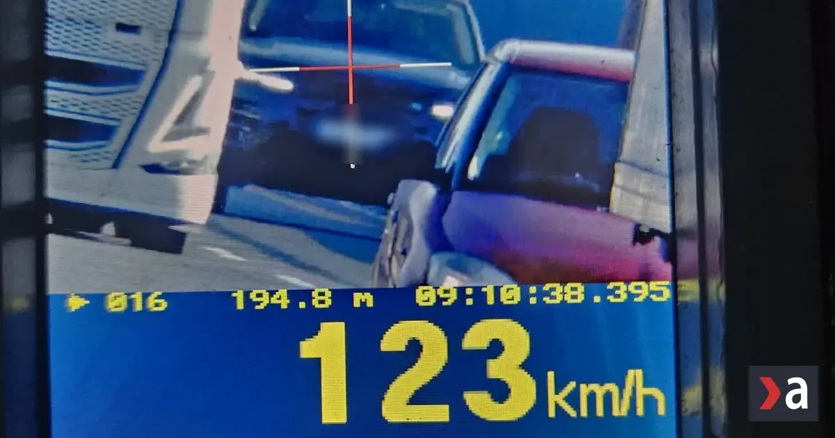 Vodič v obci prekročil rýchlosť o 53 km/h, prišiel o vodičák